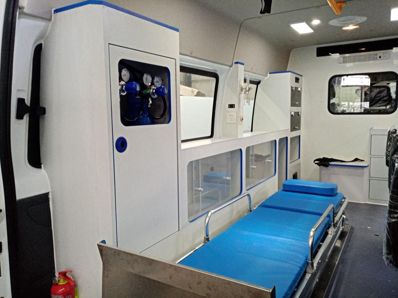 福特V348長中轉運型救護車